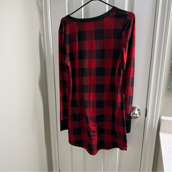 Black and red plaid Fammy Jammies nightgown- size Medium - Picture 3 of 3